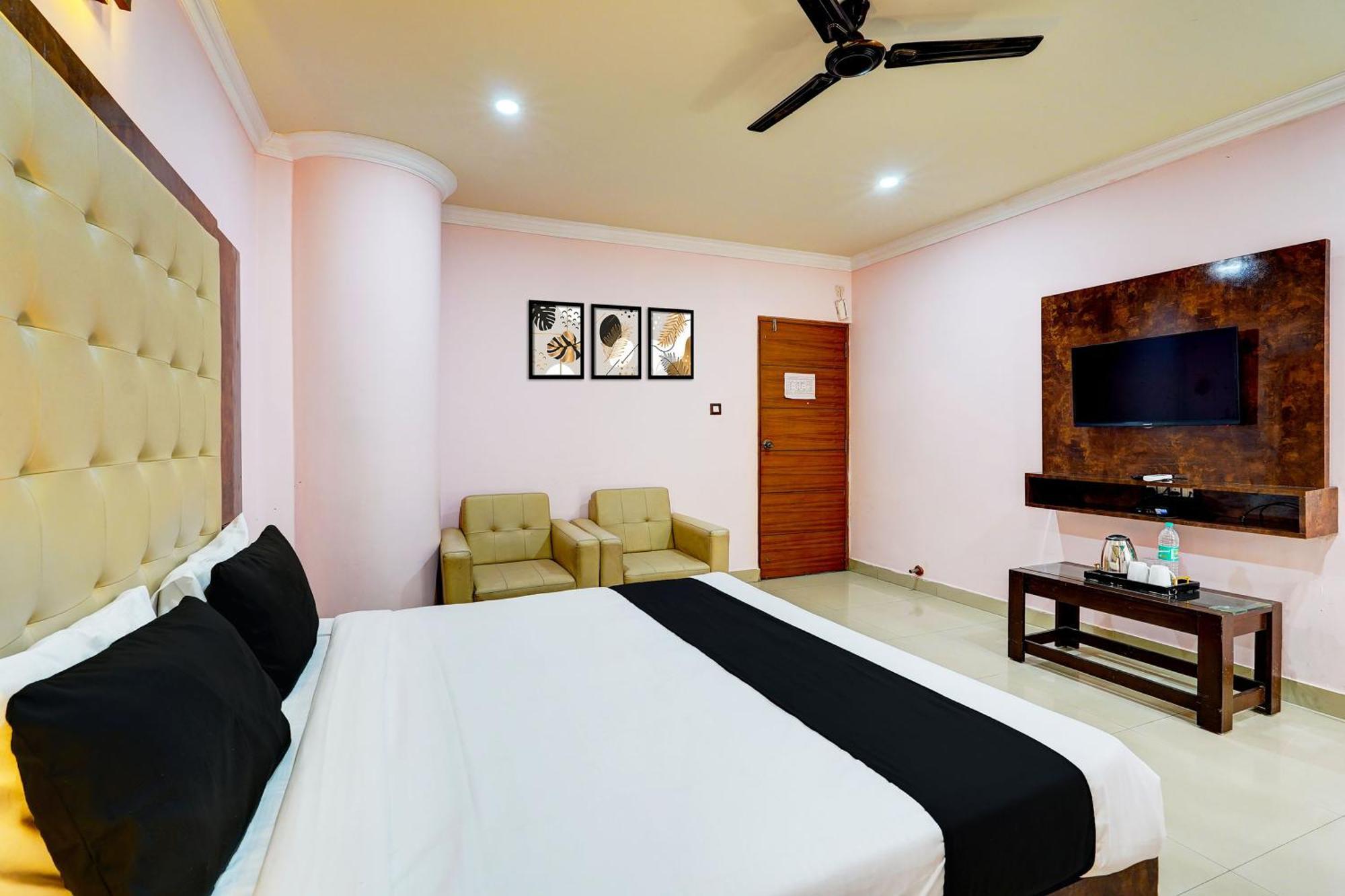 Super Townhouse Mg Road Near Commercial Street Бангалор Екстериор снимка