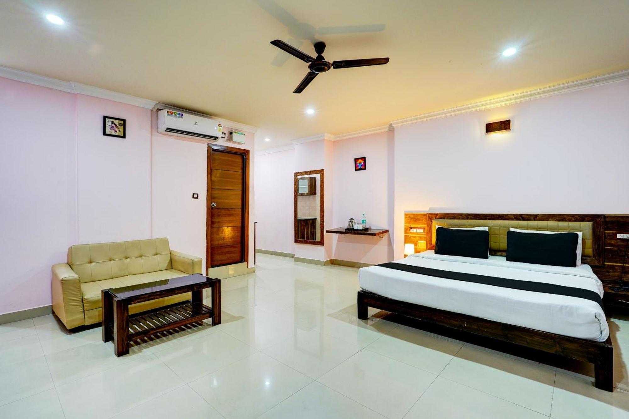 Super Townhouse Mg Road Near Commercial Street Бангалор Екстериор снимка