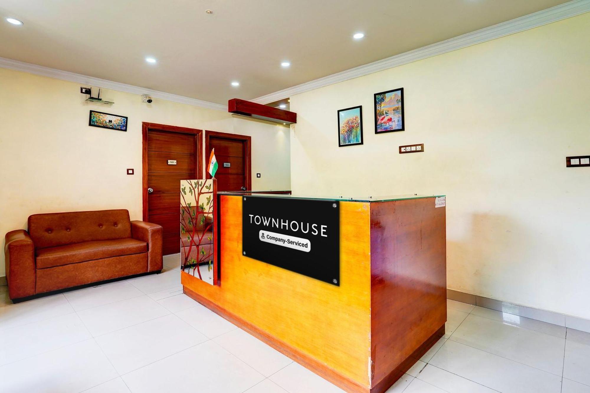 Super Townhouse Mg Road Near Commercial Street Бангалор Екстериор снимка