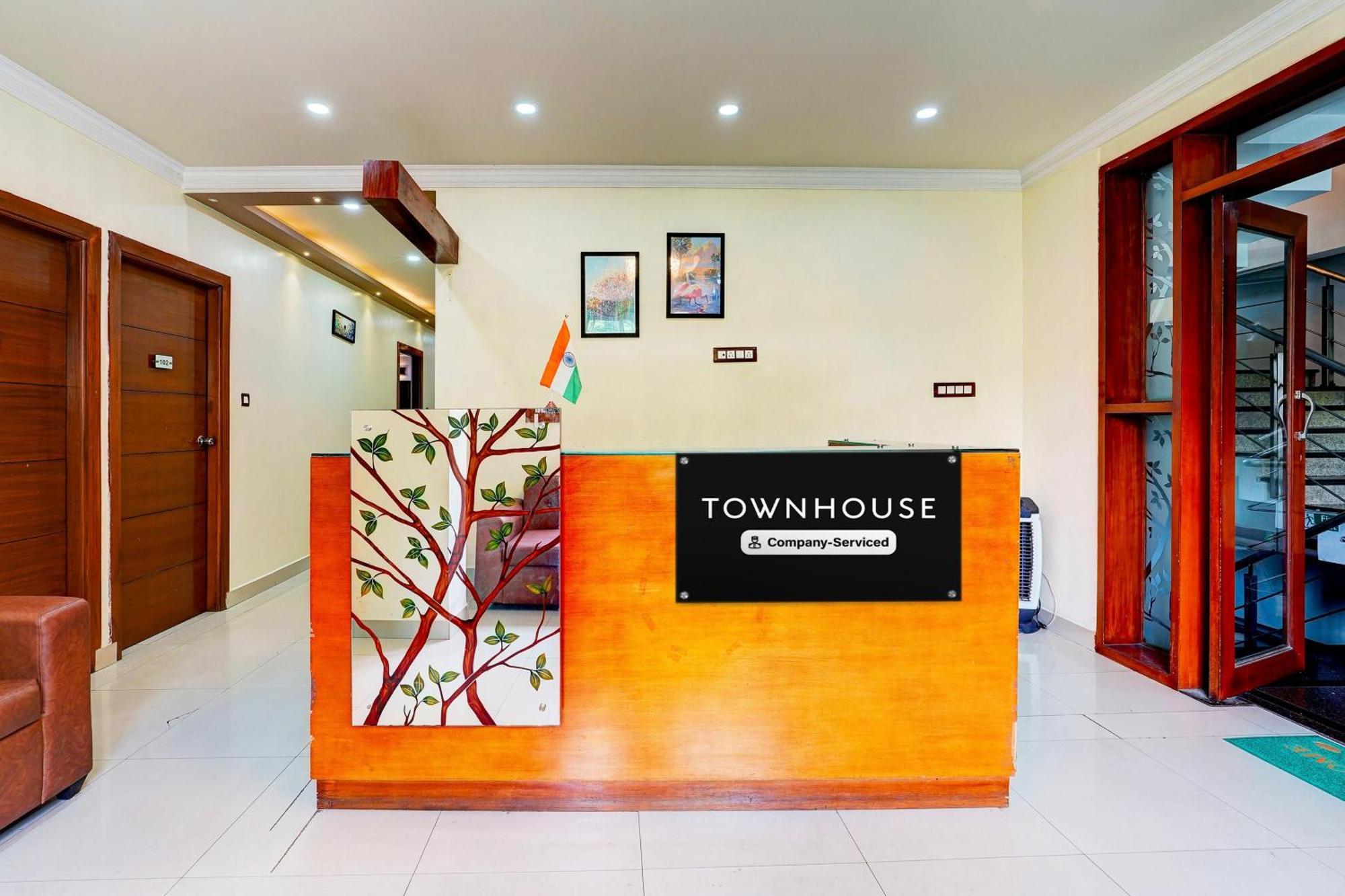 Super Townhouse Mg Road Near Commercial Street Бангалор Екстериор снимка